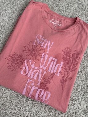 Ariat Dusty Rose Boyfriend Fit Graphic Tee